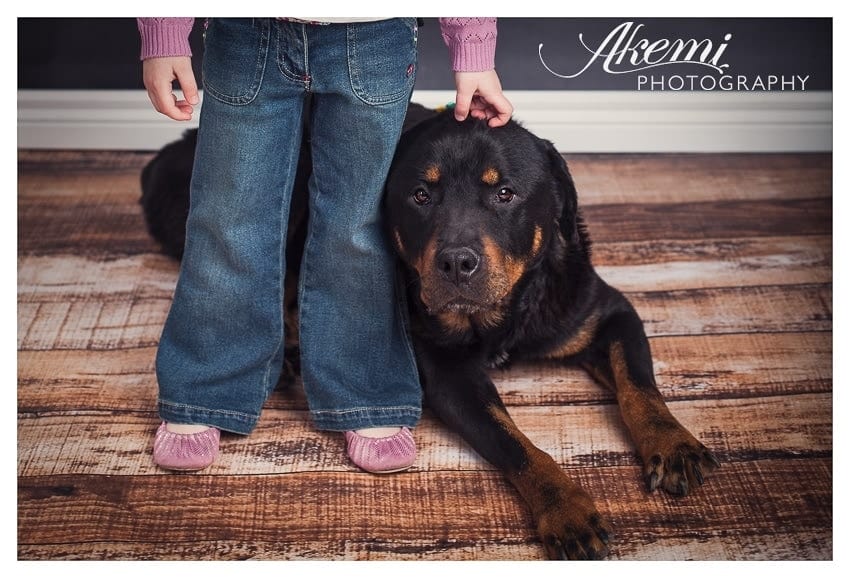 how-to-take-photos-of-your-kids-with-their-pets