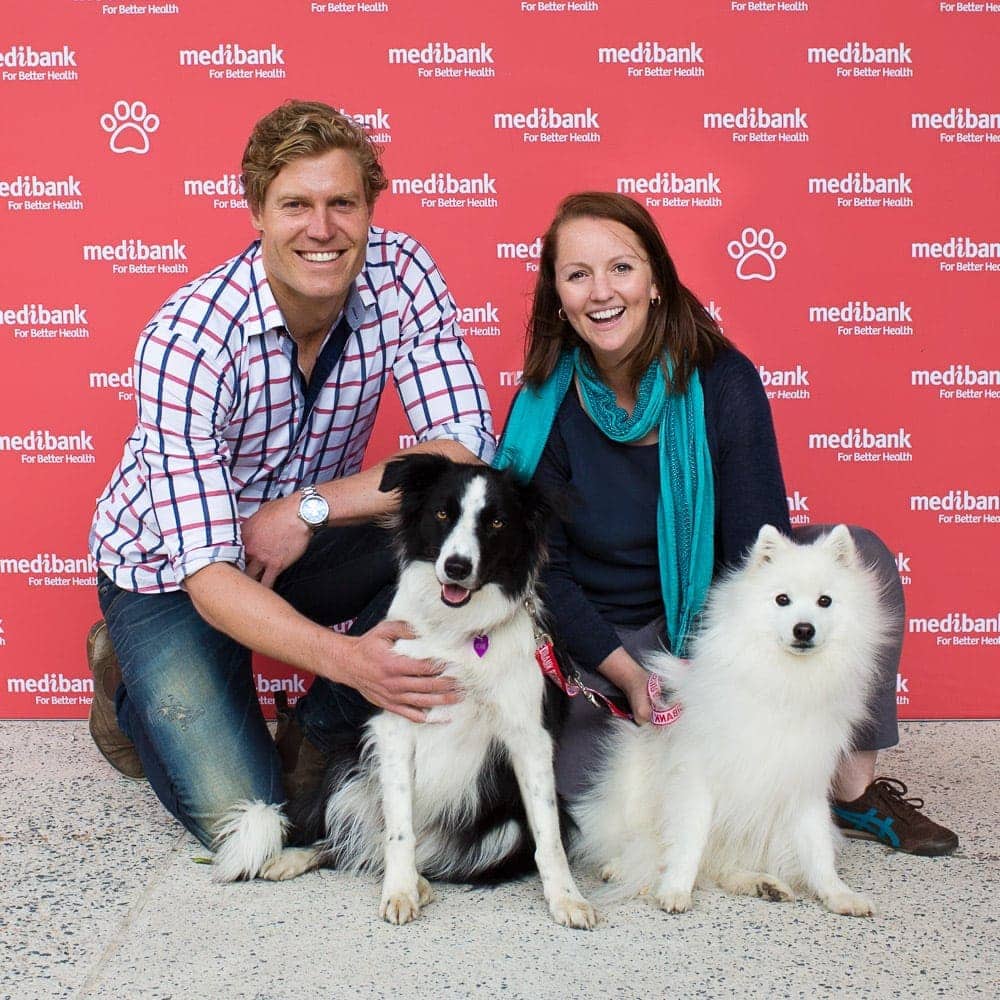 Kerry-Keiko-and-Rosie-meeting-Dr-Chris-Brown-the-Bondi-Vet